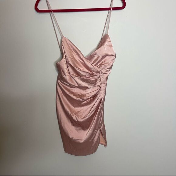 Superdown kimora satin pleated dress NWT SMALL - Picture 5 of 9